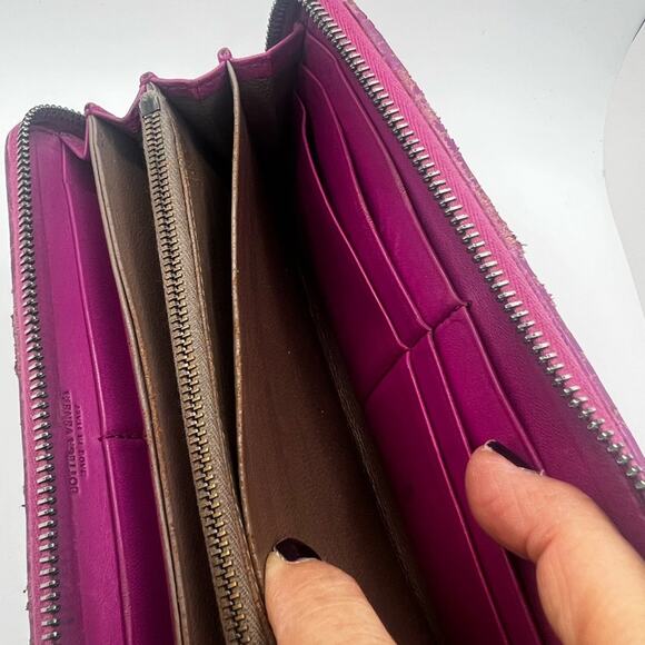 GUC Bottega Veneta Purple Zip Wallet - Picture 6 of 11